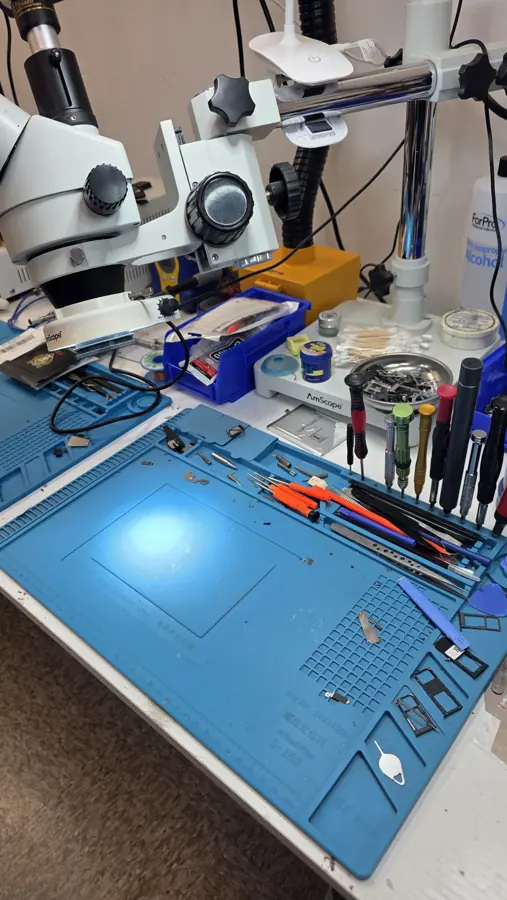 Repair mat with precision tools